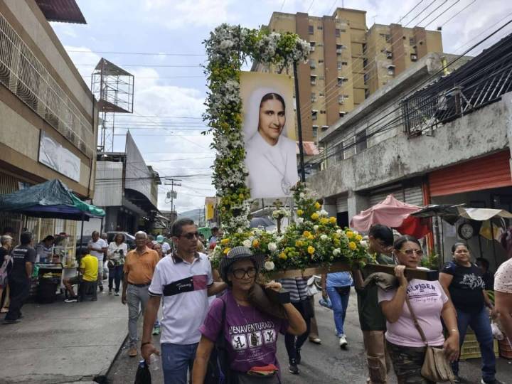 Reliquias de santos venezolanos recorrieron el Tuy
