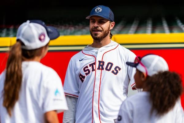 Daikin and Houston Astros Host Big League Experience Youth Baseball Clinic