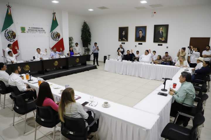 Morena blinda debate de impuestos: rechaza invitar a empresarios