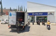 Pareja armada asalta la tienda de motocicletas Italika en V.N.S.A. y se lleva 400 mil pesos en efectivo