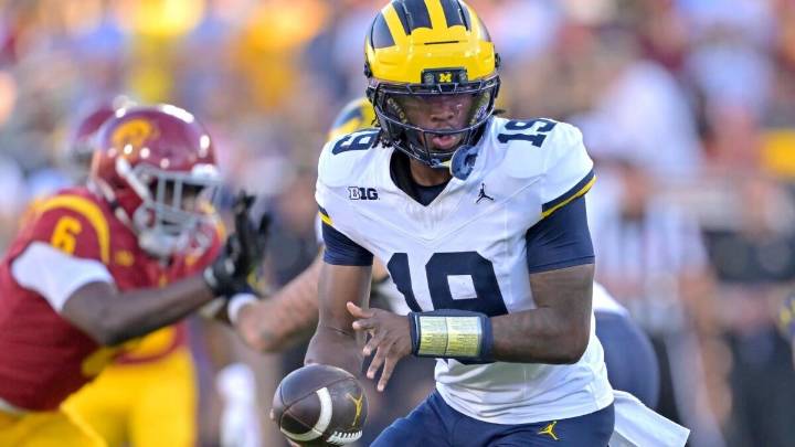 Michigan vs. Northwestern prediction, odds: Wrigley Field game picks from proven model