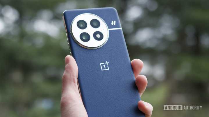 The OnePlus 13 just plunged to $699.99 in an early Black Friday deal