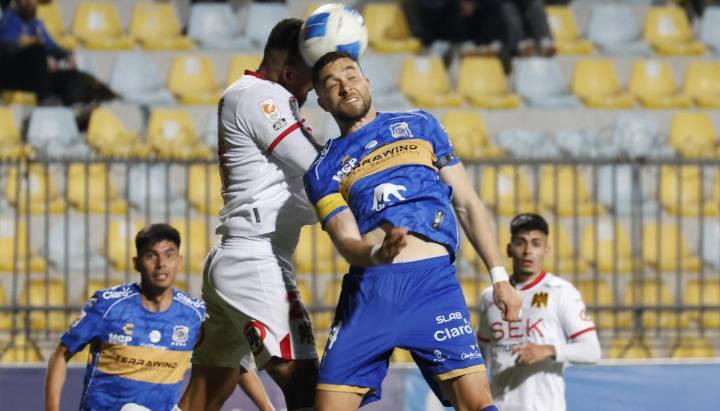 Everton y Unión Española igualaron sin goles en duelo de complicados en Viña del Mar