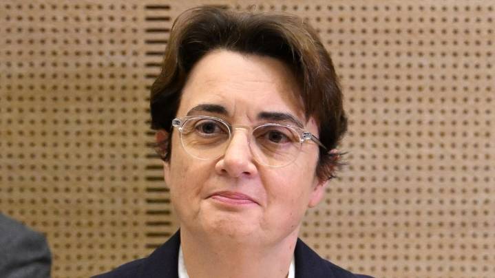 Louvre vows to restore the imperial crown dropped by thieves during museum robbery