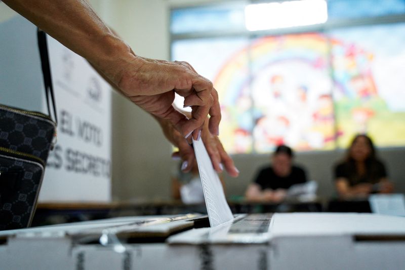 Measure to allow foreign military bases in Ecuador fails in vote