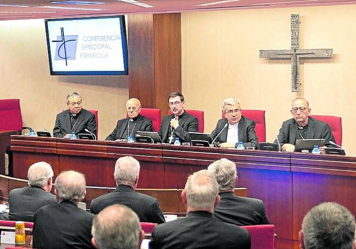 Los jesuitas y la Conferencia Episcopal apartan a un sacerdote acusado de abusos