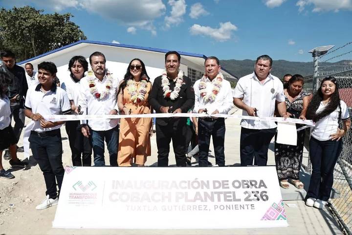 EDUARDO Ramírez entrega obras en el Cobach 236 y reafirma su compromiso con la educación