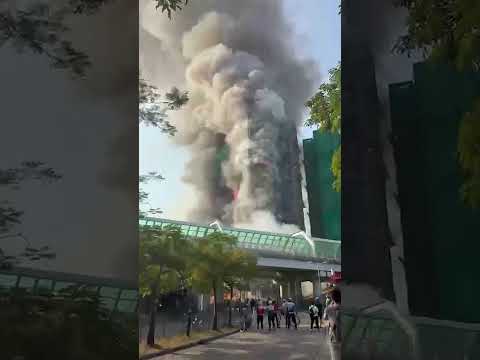 Deadly Blaze Rips Through Residential Towers in Hong Kong, People Feared Trapped #shorts
