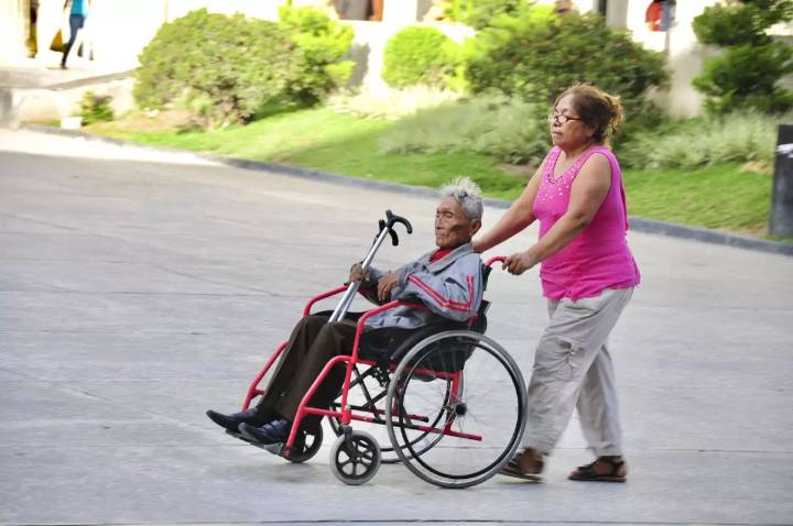 México necesita sumar 5.5 millones de personas cuidadoras