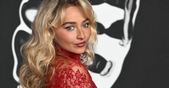 Sabrina Carpenter will star in an 'Alice in Wonderland' musical