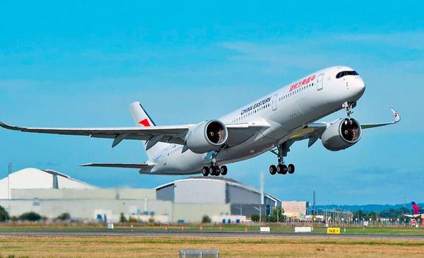 Autorizan a una aerolínea china a operar vuelos entre Buenos Aires y Shanghái