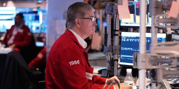 Nvidia drags Wall Street toward its worst day in a month as AI superstars keep weakening