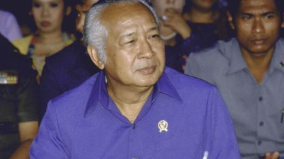 Protests Erupt In Indonesia As Government Awards Late President Suharto 'National Hero' Status