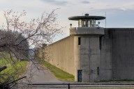 Plan would require yearly prison visits by judges