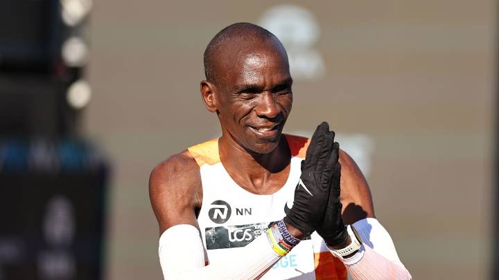 Kipchoge se despide entre lágrimas de su última maratón tras ser 17º en Nueva York