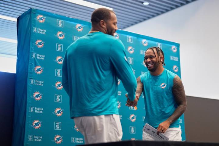 Dolphins enjoy Spain before focusing on Commanders in Madrid