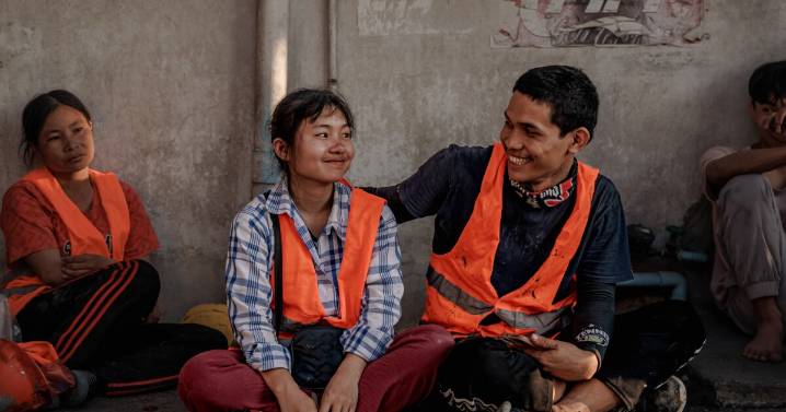 If you're going to be kind to another human, today is the day to do it!