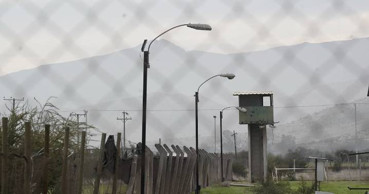 Presentan recurso de protección para impedir conversión del penal Punta Peuco a una cárcel común