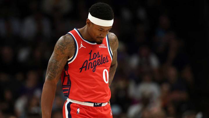 Clippers’ Bradley Beal to undergo season-ending surgery due to hip fracture