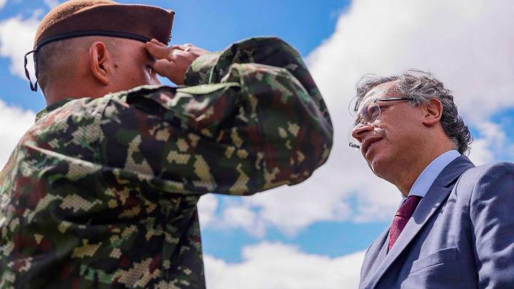 ‘Si se detectan más capos armados, si es necesario, se vuelve a bombardear’: presidente Petro