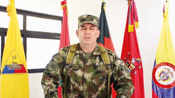 El general Juan Miguel Huertas asegura no tener vínculos con disidencias de ‘Calarcá’