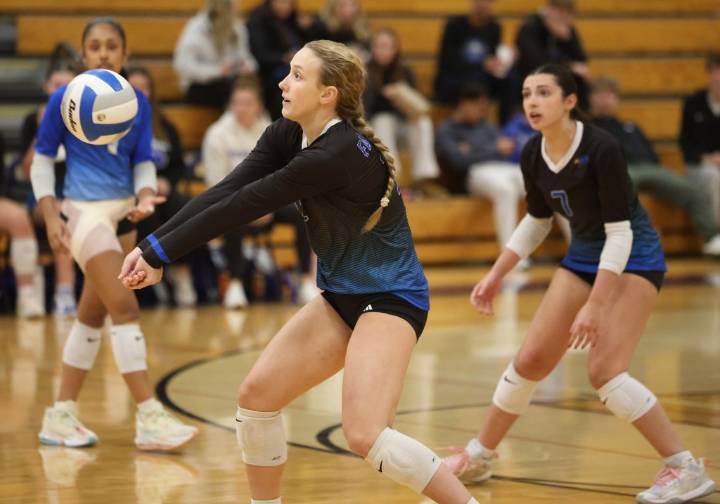 Photos of Rochester vs. Utica Eisenhower in a D1 volleyball district semifinal