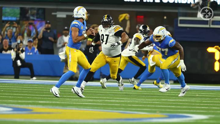 Steelers fall to Chargers, 25