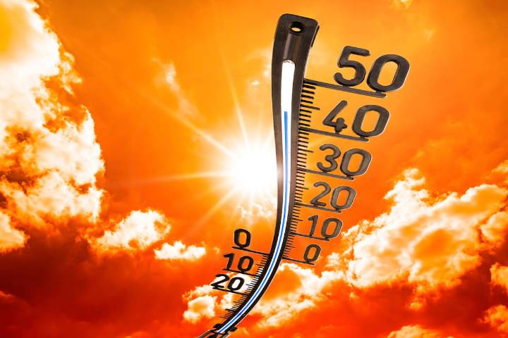 Hasta 40°C de máxima: pronostican potente ola de calor para el fin de semana en estos lugares de Chile