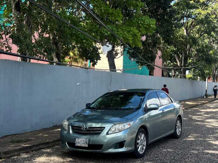 Denuncian cable caído cerca del Liceo Francisco  Isnardi en Maturín