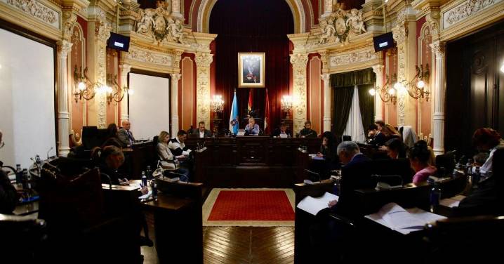 Directo | Pleno del 19 de noviembre del Concello de Ourense con dos pasos a la vía como único punto
