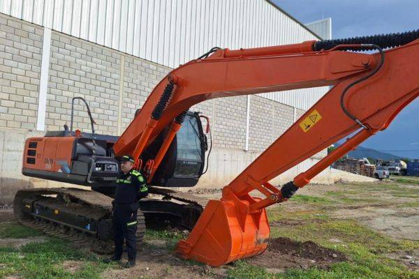 Autoridades aprehendieron una excavadora hidráulica durante acciones de control en Santa Marta