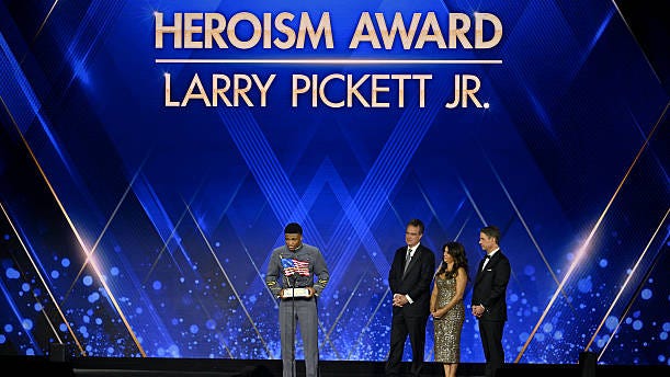 Army football: Pickett honored as hero at FOX NATION Patriot Awards