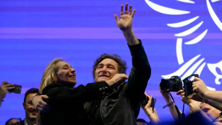 Eduardo Ibarra: “La lógica de los hermanos Milei es manejar siempre ellos y no dejar crecer mucho a nadie”