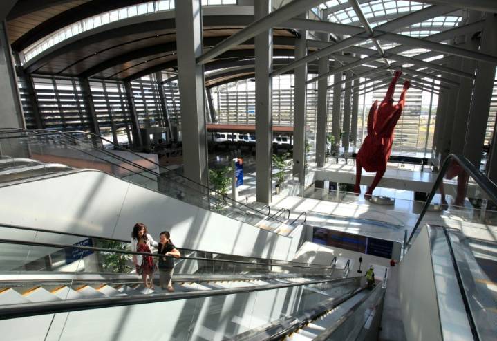 SMF system outage causing flights to be diverted