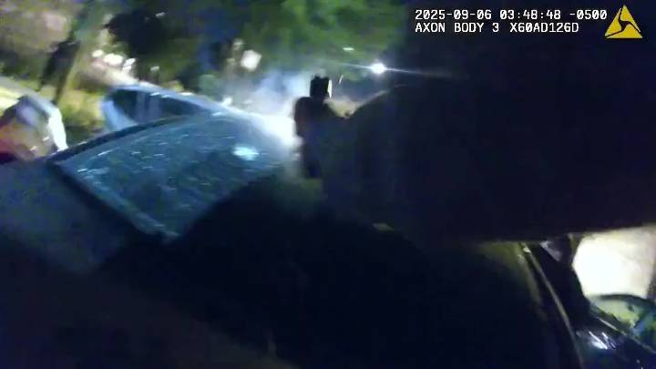 Video shows Chicago police fatally shoot burglary suspect during West Side pursuit