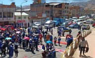 Puno: profesores bloquean el transporte en paro de 24 horas contra el gobierno de José Jerí
