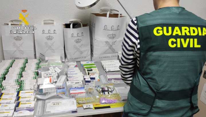 Detenidos en Salamanca miembros de un grupo que se dedicaba a vender ilegalmente medicamentos por internet