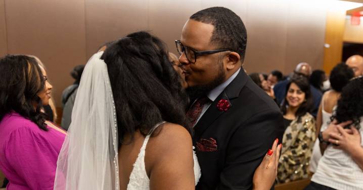 Couples tie the knot on Valentine's Day at Georgia courthouse