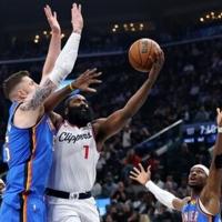 Thunder roll Clippers to stay unbeaten as SGA keeps streak alive