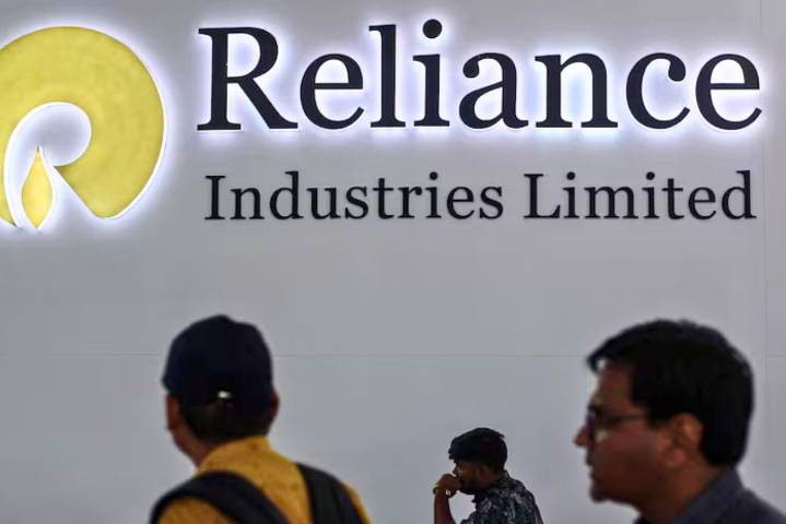 Reliance to Stop Russian Crude Imports; What This Means for India’s Oil Market