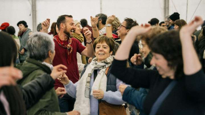 Cervera de Pisuerga se viste de folclore en la Juntada de Hogaño: "No es un eco del pasado"