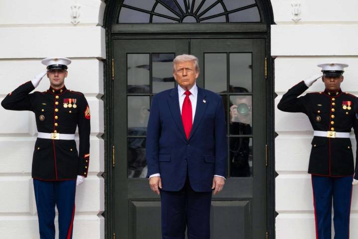 Trump estudia medidas adicionales contra los narcos en México; Casa Blanca