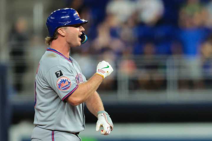 Mets insider says team could let star slugger walk if he doesn’t take a team