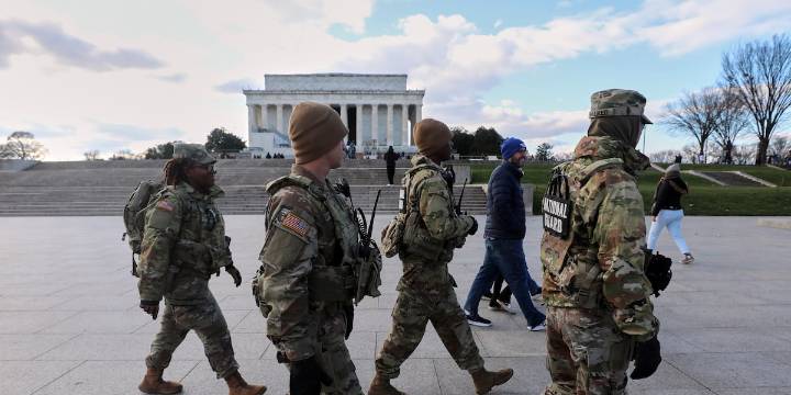 US halts all asylum decisions after shooting of National Guard members