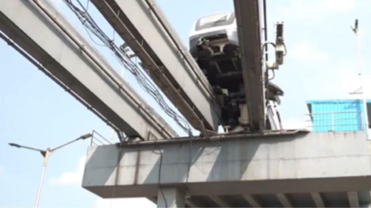 Mumbai monorail accident: Coach derails, hits structure; motorman injured