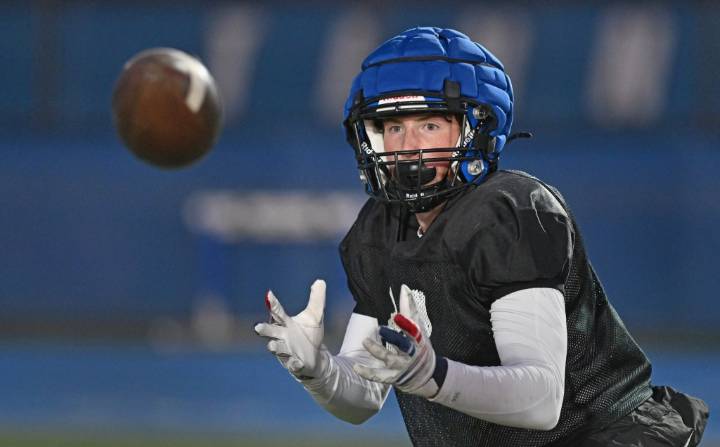 6A football: Gavin Shondy is 'invaluable' for Lake Zurich