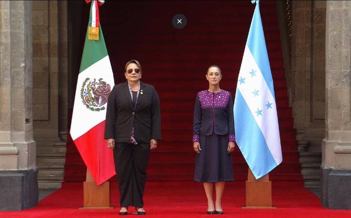 Bajo fuerte resguardo, Sheinbaum y Xiomara Castro se reúnen en Palacio Nacional