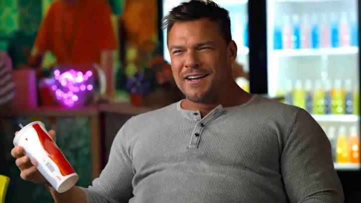 Alan Ritchson Reveals The Secret To Mixing Action And Comedy In Playdate