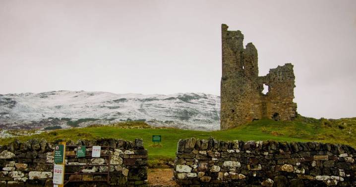'Entitled Instagram vandals' tear down 500-year-old monument just so they can take selfies