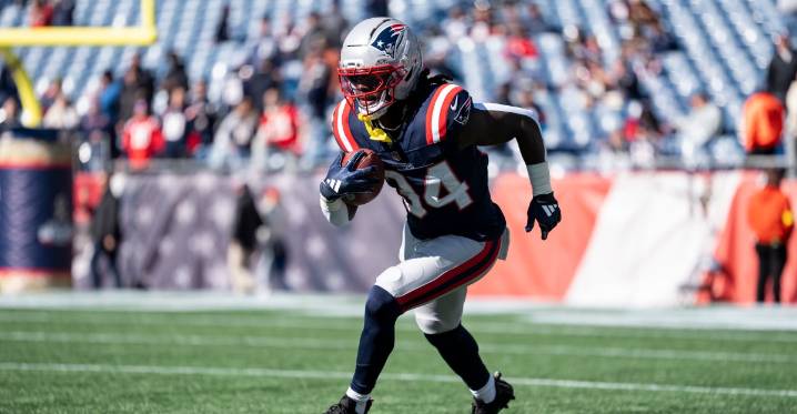 Patriots elevate veterans D’Ernest Johnson, Darius Harris from practice squad for Week 10